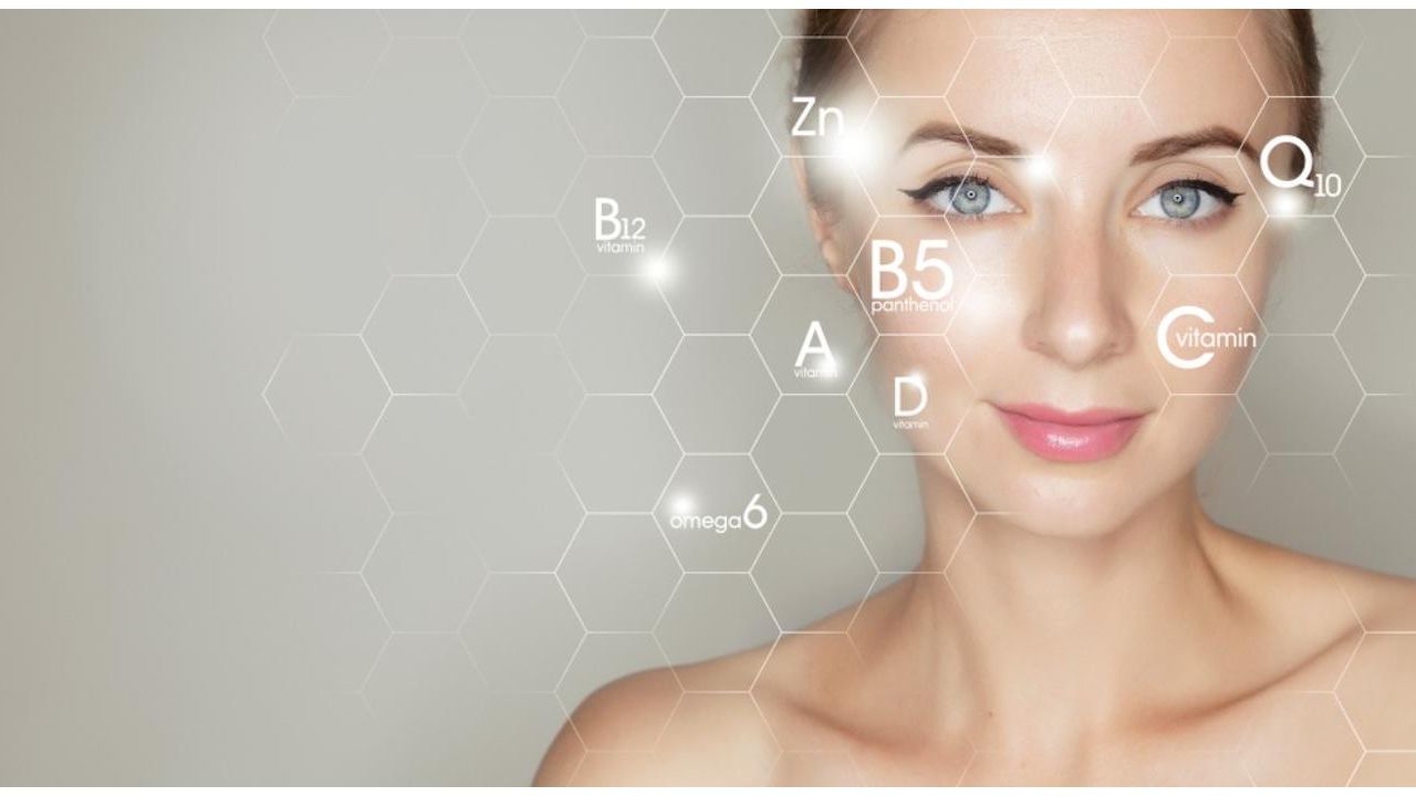 Paciente con piel irritada por brote de dermatitis atópica