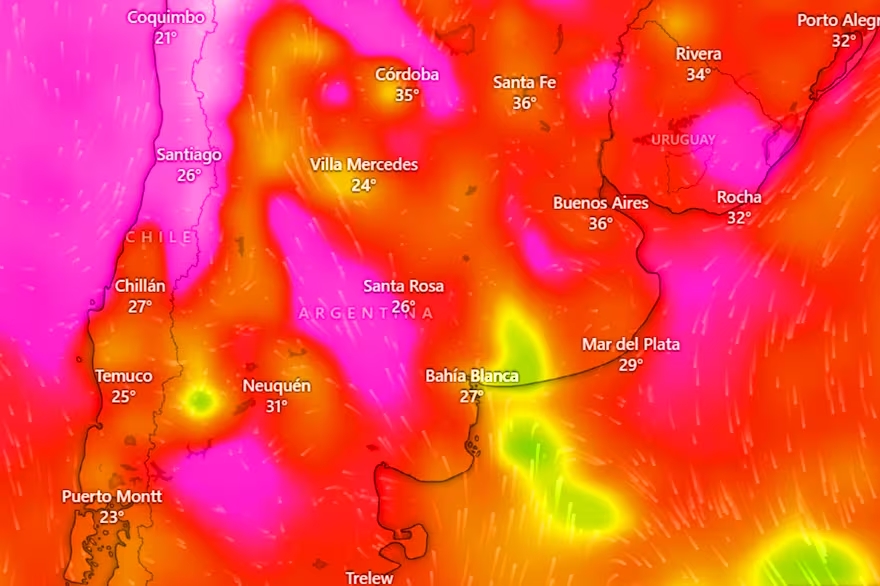 Persona protegiéndose del calor intenso durante una ola de calor urbana